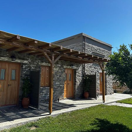 Peristerionas Estate Apartment Каристос Екстериор снимка
