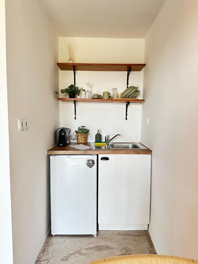 Peristerionas Estate Apartment Каристос Екстериор снимка