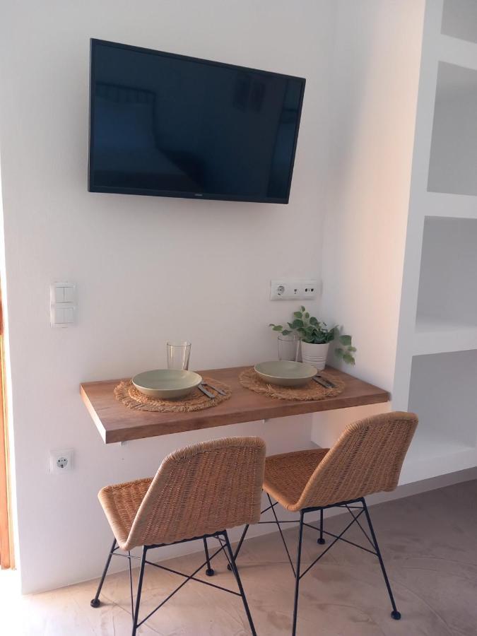 Peristerionas Estate Apartment Каристос Екстериор снимка